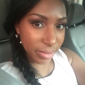 Meet your Posher, Dellesha